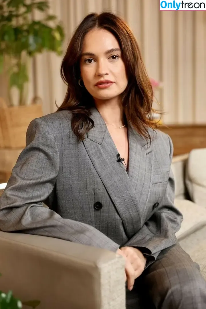 Lily James голая photo #1525 (lillyjames / lilyjamesofficial)