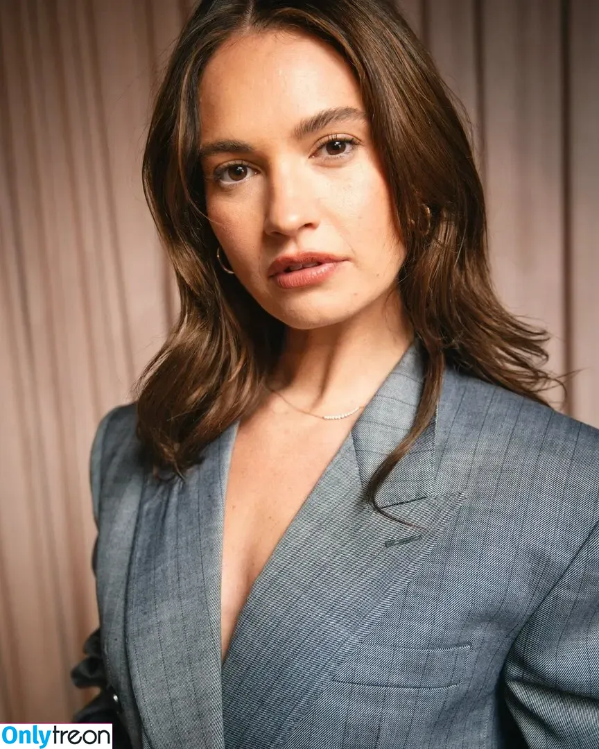 Lily James голая photo #1531 (lillyjames / lilyjamesofficial)