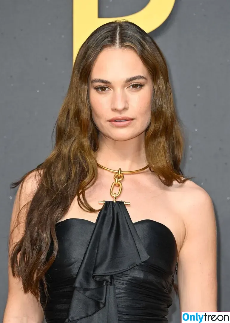 Lily James голая photo #1537 (lillyjames / lilyjamesofficial)