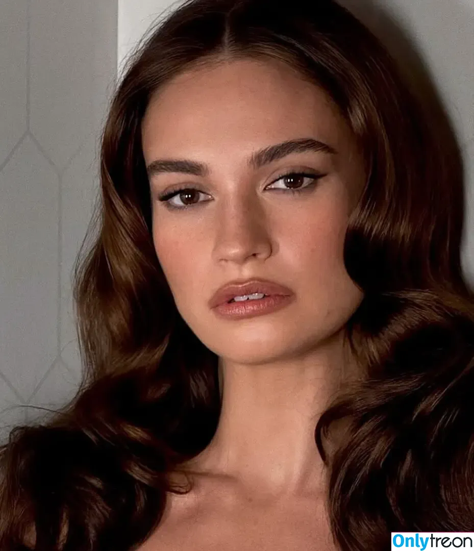 Lily James голая photo #1542 (lillyjames / lilyjamesofficial)