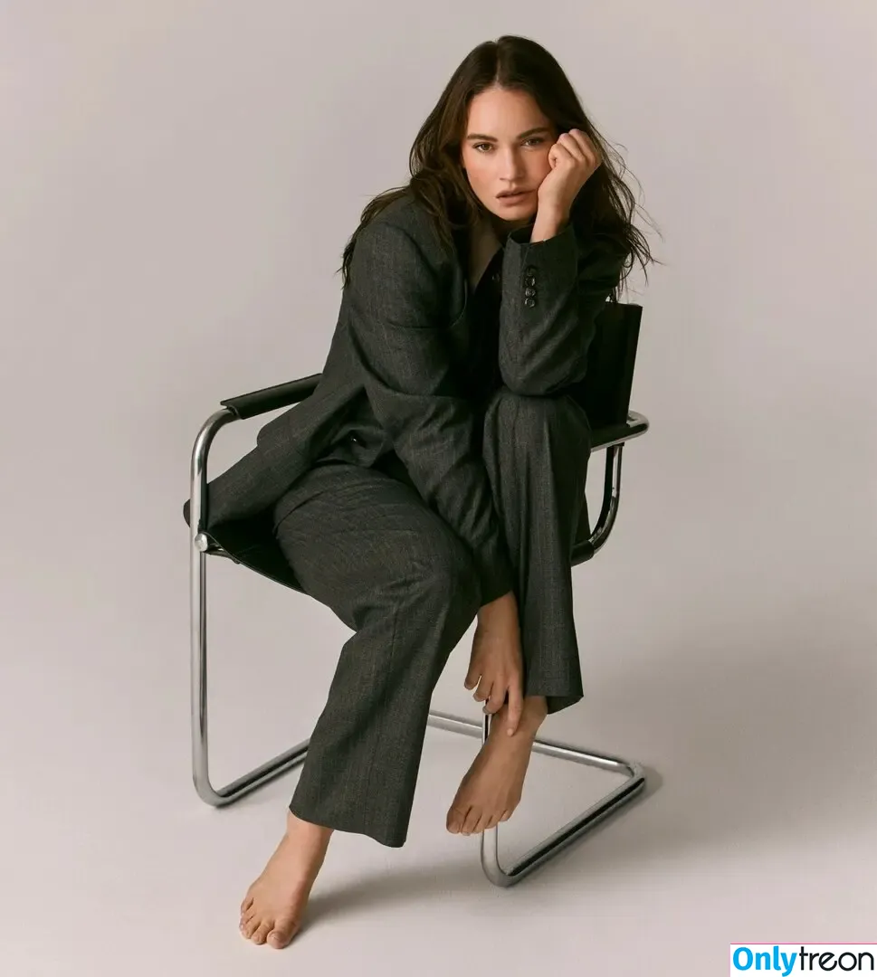 Lily James голая photo #1549 (lillyjames / lilyjamesofficial)