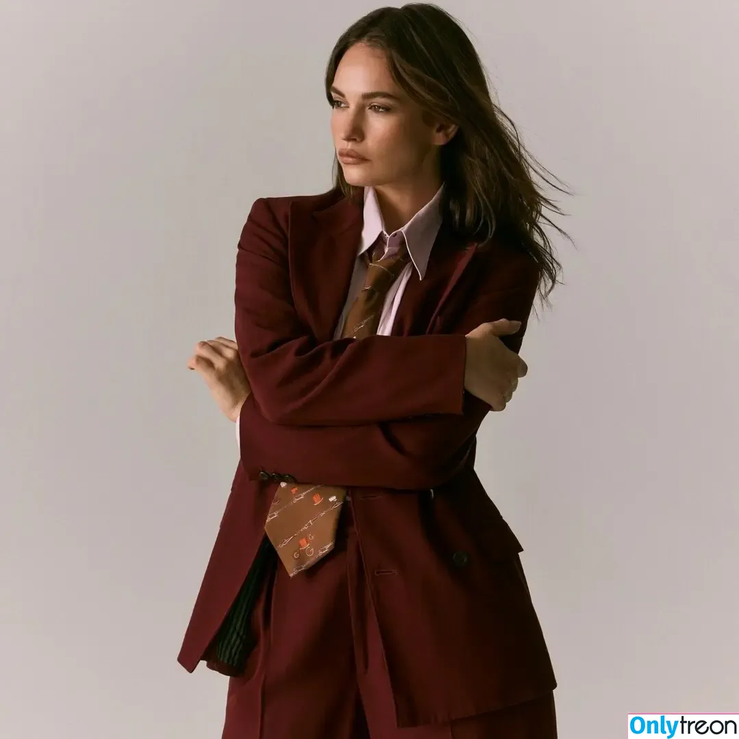 Lily James голая photo #1550 (lillyjames / lilyjamesofficial)