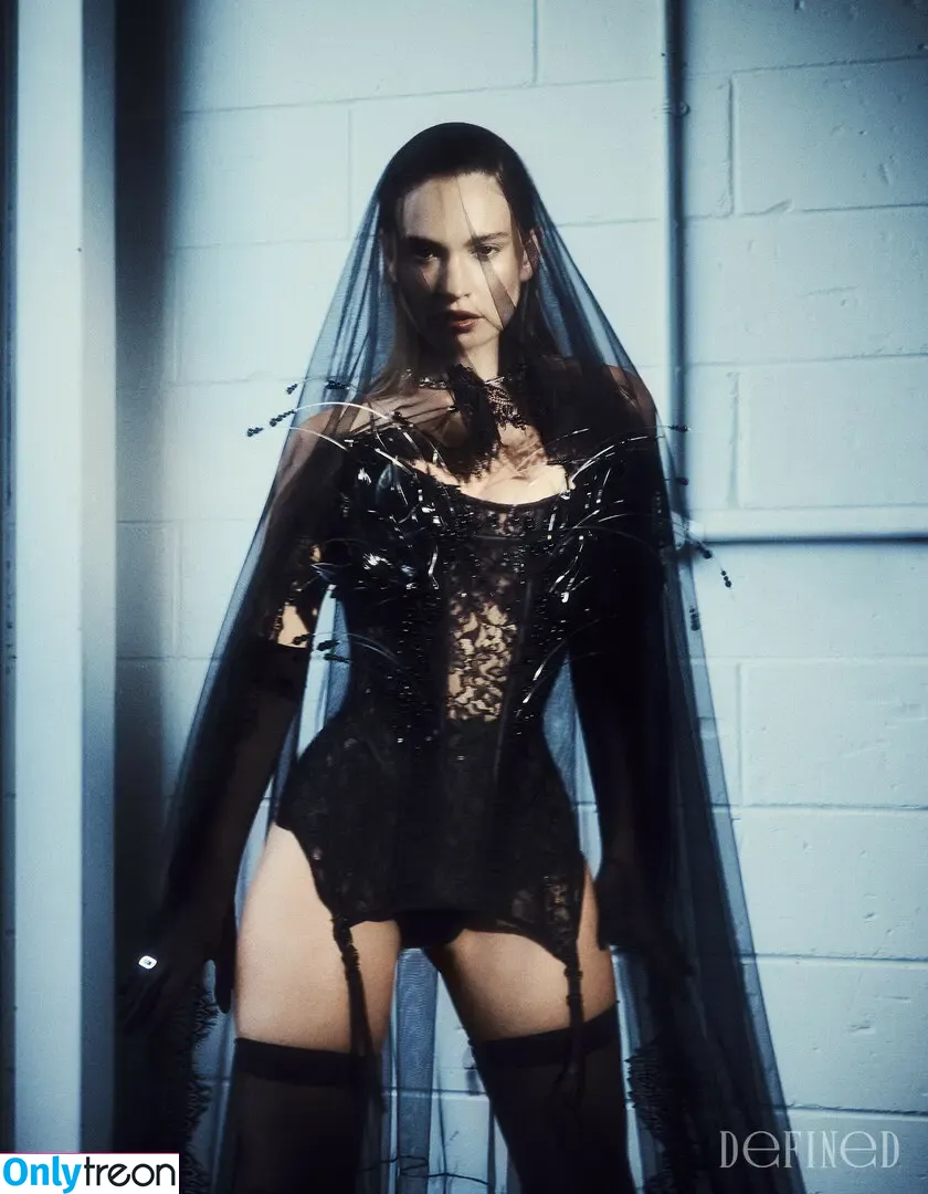 Lily James голая photo #1563 (lillyjames / lilyjamesofficial)