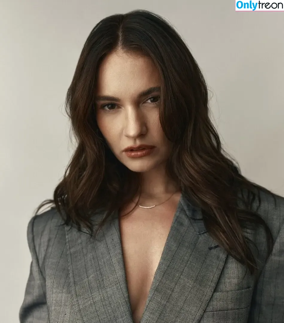 Lily James голая photo #1588 (lillyjames / lilyjamesofficial)