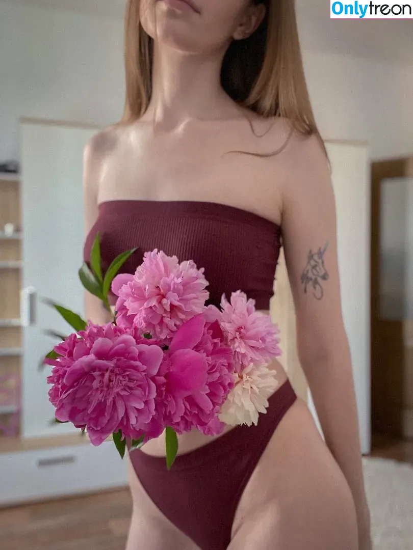 lily_mint nude photo #0323 (Greenpeacecry / imlilymint)