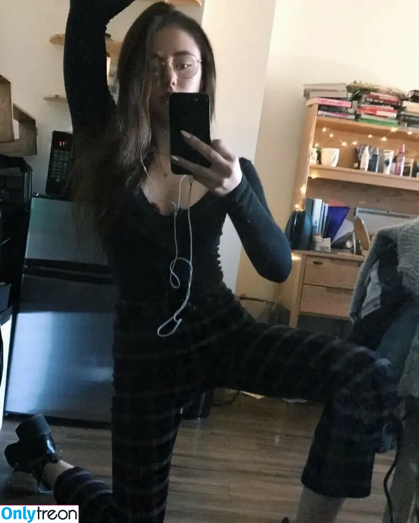 Lily Mo Sheen голая photo #0030 (lily_sheen)