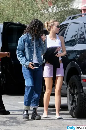 Lily-Rose Depp / Lily Rose Depp / lilyrose_depp / lilyrosemeldepp nude photo #0167