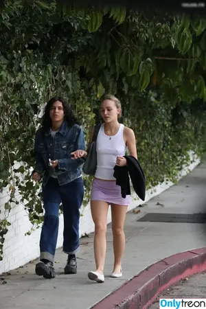 Lily-Rose Depp / Lily Rose Depp / lilyrose_depp / lilyrosemeldepp фото голая #0171