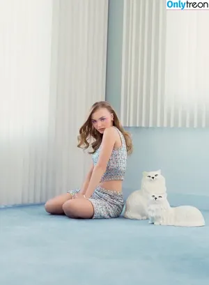 Lily-Rose Depp / Lily Rose Depp / lilyrose_depp / lilyrosemeldepp фото голая #0185