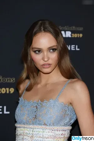 Lily-Rose Depp / Lily Rose Depp / lilyrose_depp / lilyrosemeldepp фото голая #0193