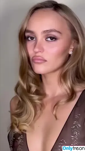 Lily-Rose Depp / Lily Rose Depp / lilyrose_depp / lilyrosemeldepp фото голая #0331