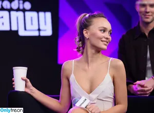 Lily-Rose Depp / Lily Rose Depp / lilyrose_depp / lilyrosemeldepp фото голая #0332