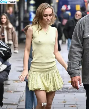 Lily-Rose Depp / Lily Rose Depp / lilyrose_depp / lilyrosemeldepp фото голая #0380