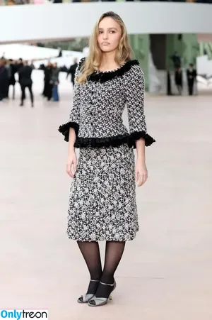 Lily-Rose Depp / Lily Rose Depp / lilyrose_depp / lilyrosemeldepp фото голая #0383