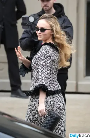 Lily-Rose Depp / Lily Rose Depp / lilyrose_depp / lilyrosemeldepp фото голая #0384