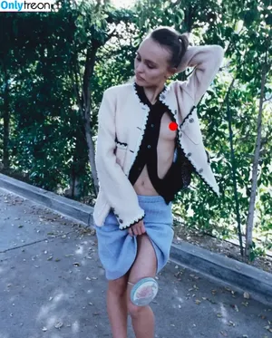 Lily-Rose Depp / Lily Rose Depp / lilyrose_depp / lilyrosemeldepp фото голая #0389