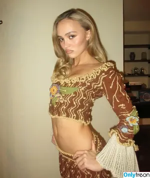 Lily-Rose Depp / Lily Rose Depp / lilyrose_depp / lilyrosemeldepp фото голая #0390