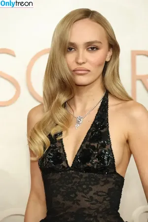 Lily-Rose Depp / Lily Rose Depp / lilyrose_depp / lilyrosemeldepp фото голая #0397