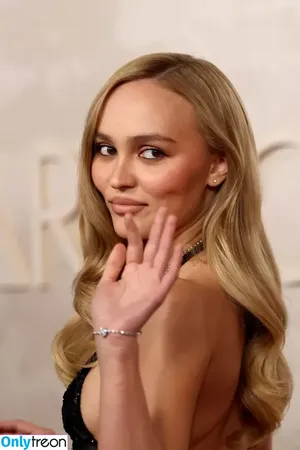 Lily-Rose Depp / Lily Rose Depp / lilyrose_depp / lilyrosemeldepp фото голая #0403