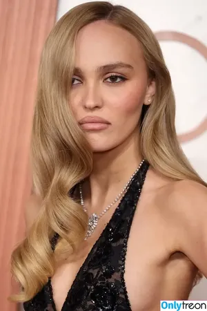 Lily-Rose Depp / Lily Rose Depp / lilyrose_depp / lilyrosemeldepp фото голая #0404