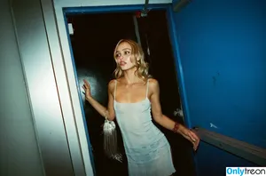 Lily-Rose Depp / Lily Rose Depp / lilyrose_depp / lilyrosemeldepp фото голая #0419