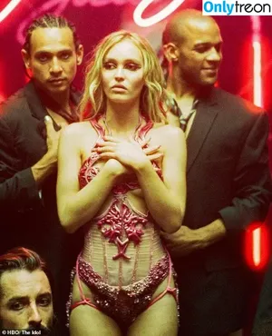 Lily-Rose Depp / Lily Rose Depp / lilyrose_depp / lilyrosemeldepp фото голая #0422