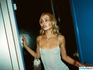 Lily-Rose Depp / Lily Rose Depp / lilyrose_depp / lilyrosemeldepp фото голая #0426
