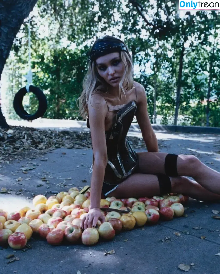 Lily-Rose Depp голая photo #0015 (Lily Rose Depp / lilyrose_depp / lilyrosemeldepp)