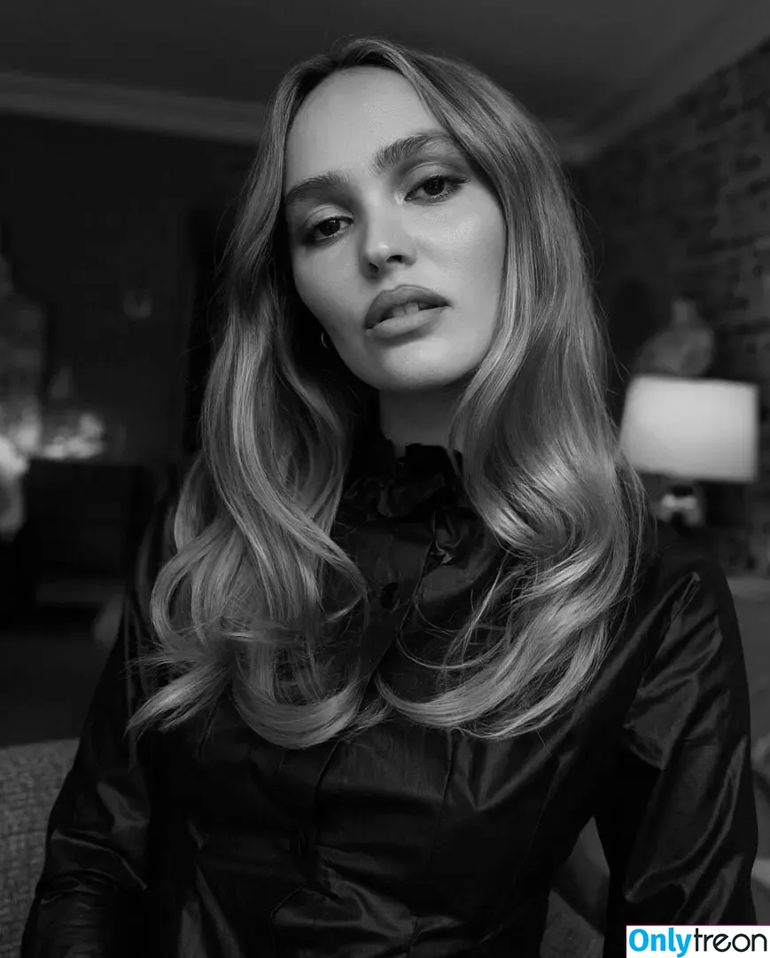 Lily-Rose Depp nude photo #0057 (Lily Rose Depp / lilyrose_depp / lilyrosemeldepp)