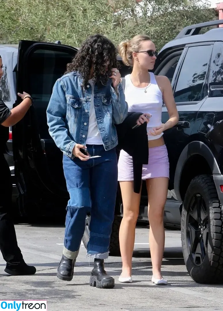 Lily-Rose Depp голая photo #0135 (Lily Rose Depp / lilyrose_depp / lilyrosemeldepp)