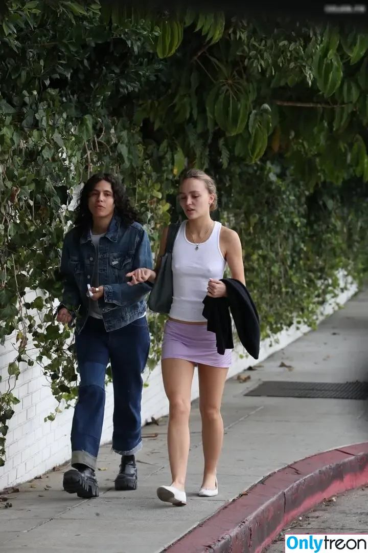 Lily-Rose Depp nude photo #0171 (Lily Rose Depp / lilyrose_depp / lilyrosemeldepp)