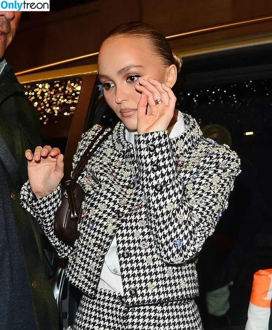 Lily-Rose Depp голая photo #0238 (Lily Rose Depp / lilyrose_depp / lilyrosemeldepp)
