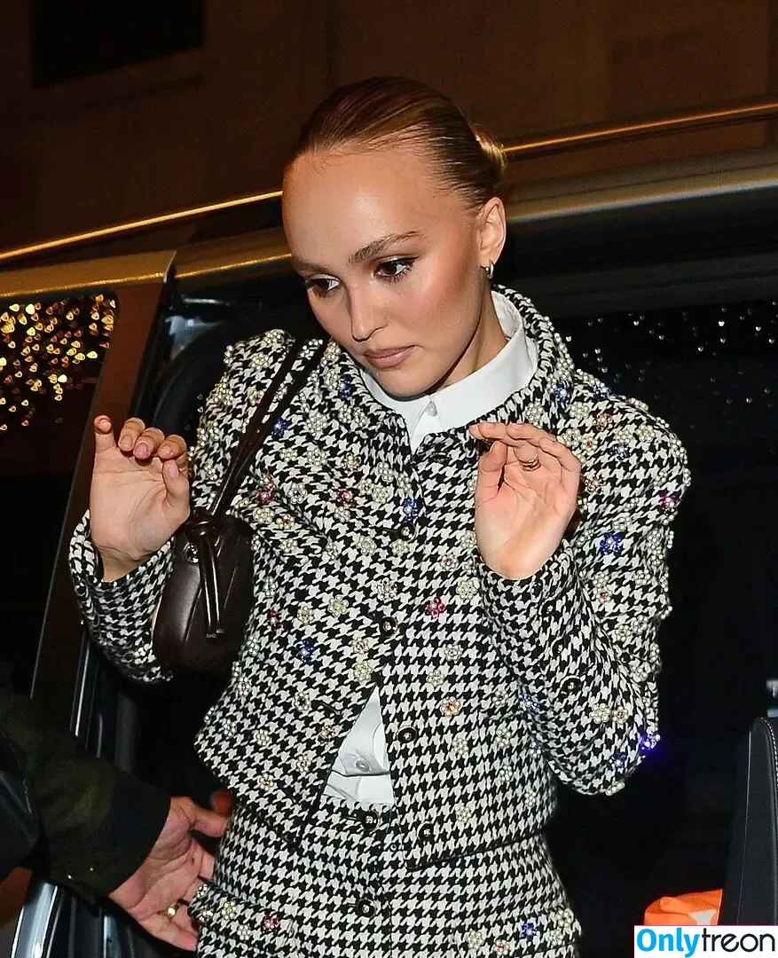 Lily-Rose Depp голая photo #0240 (Lily Rose Depp / lilyrose_depp / lilyrosemeldepp)