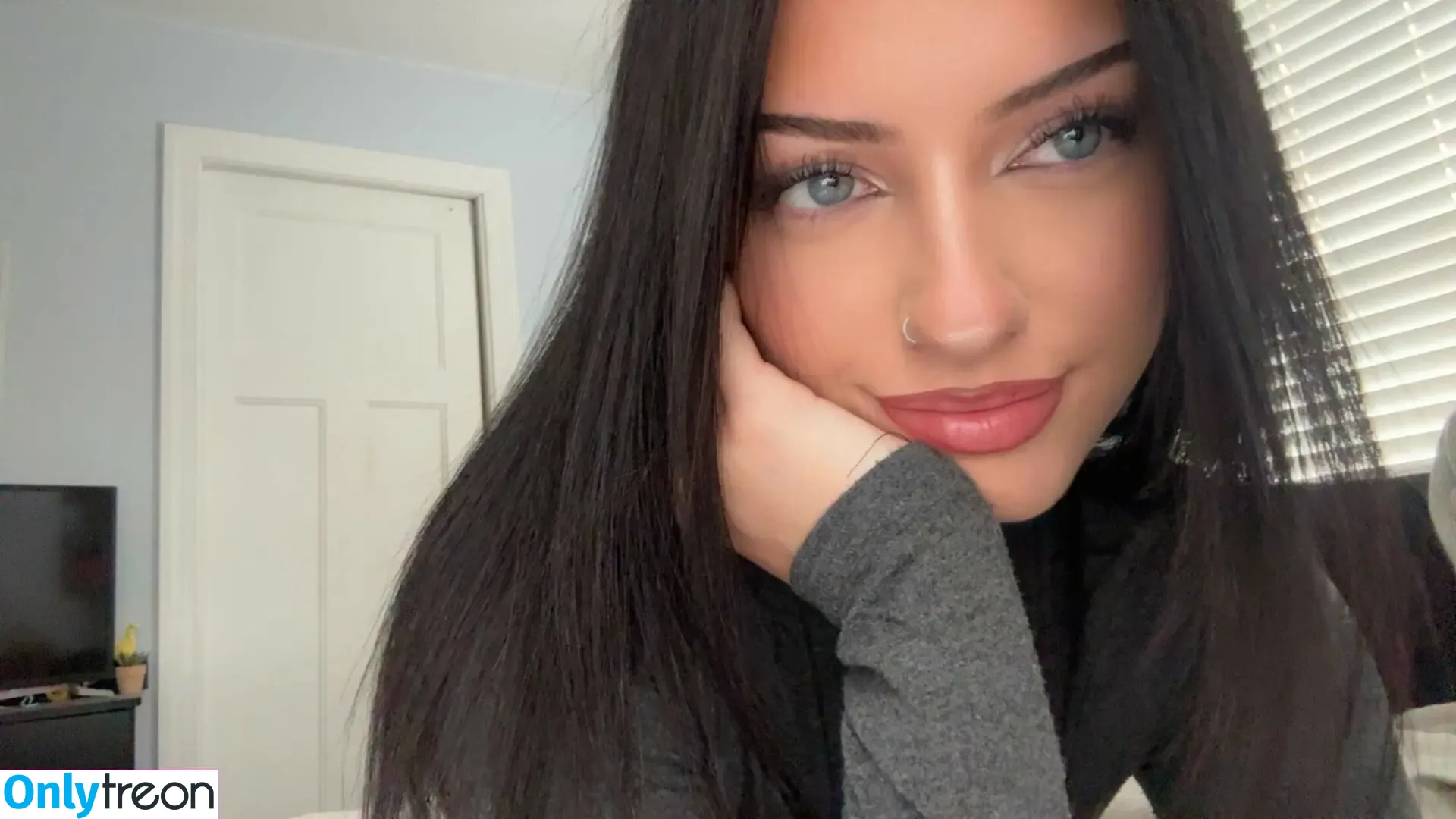 Lily Weber голая photo #0377 (itslily.w)