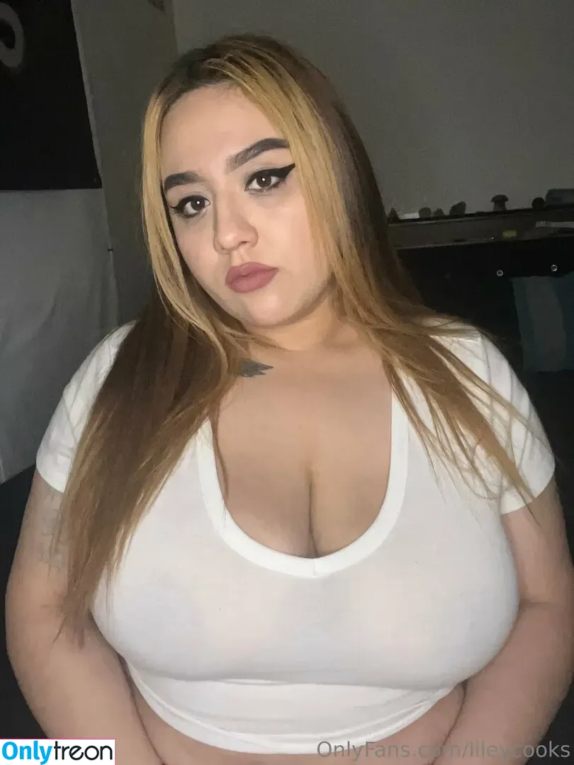 lilyanneee nude photo #0039 (lilyanneee)