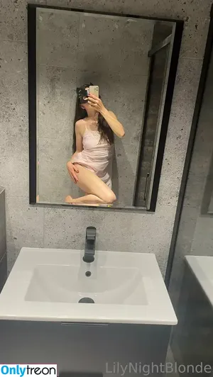 lilyblonde / lilyblondestudio nude photo #0007