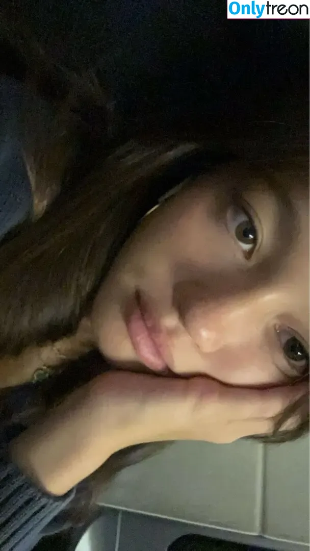 Lilychee nude photo #1074 (Lilychee)