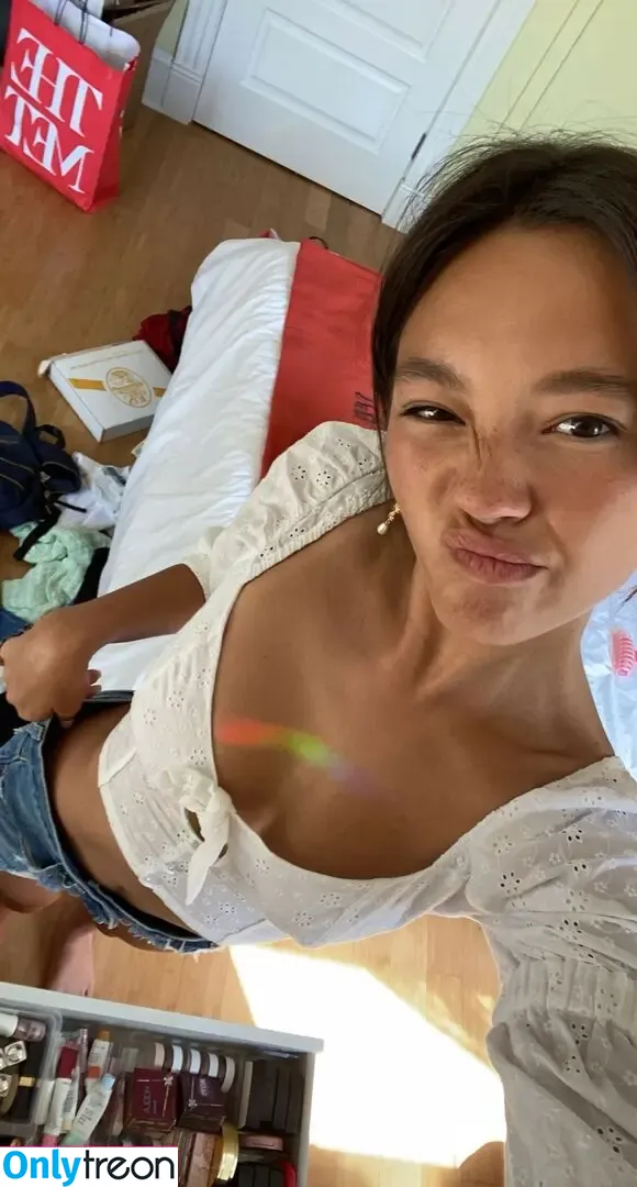 Lilychee nude photo #1078 (Lilychee)
