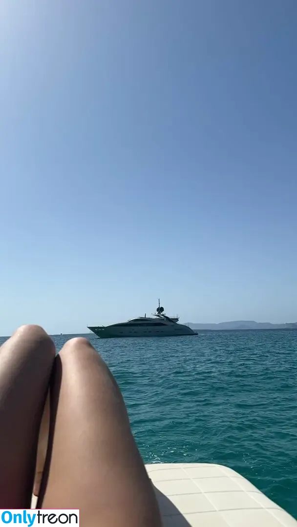 Lilychee голая photo #1106 (Lilychee)