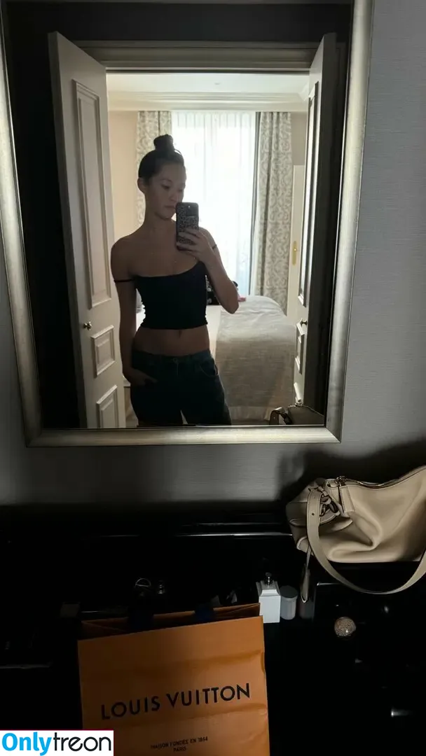 Lilychee nude photo #1330 (Lilychee)