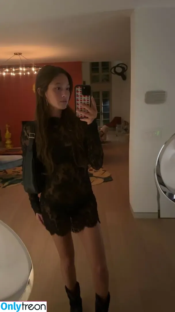 Lilychee nude photo #1933 (Lilychee)