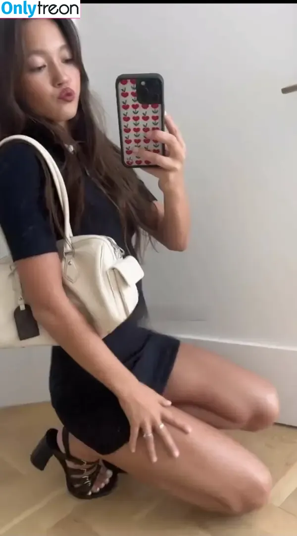 Lilychee nude photo #1944 (Lilychee)