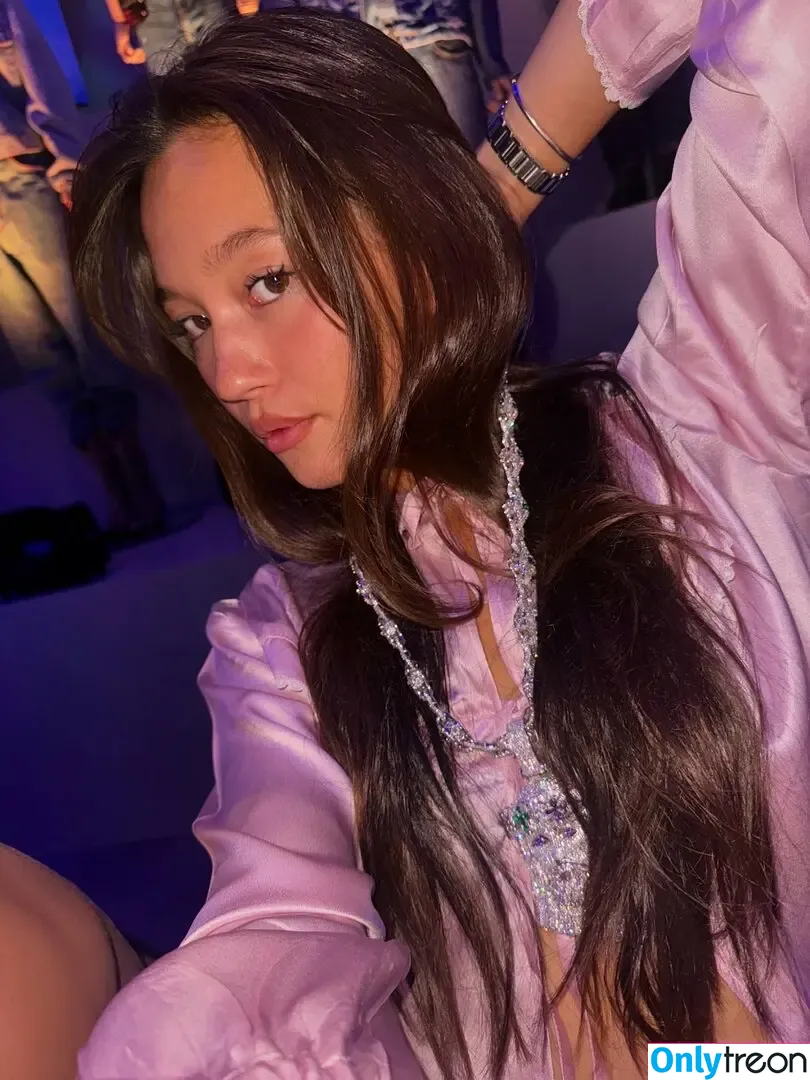 Lilychee голая photo #2045 (Lilychee)