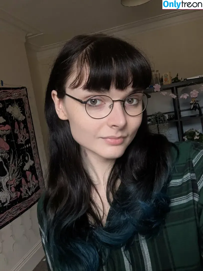 lilychoccy голая photo #0031 (lilychocky)