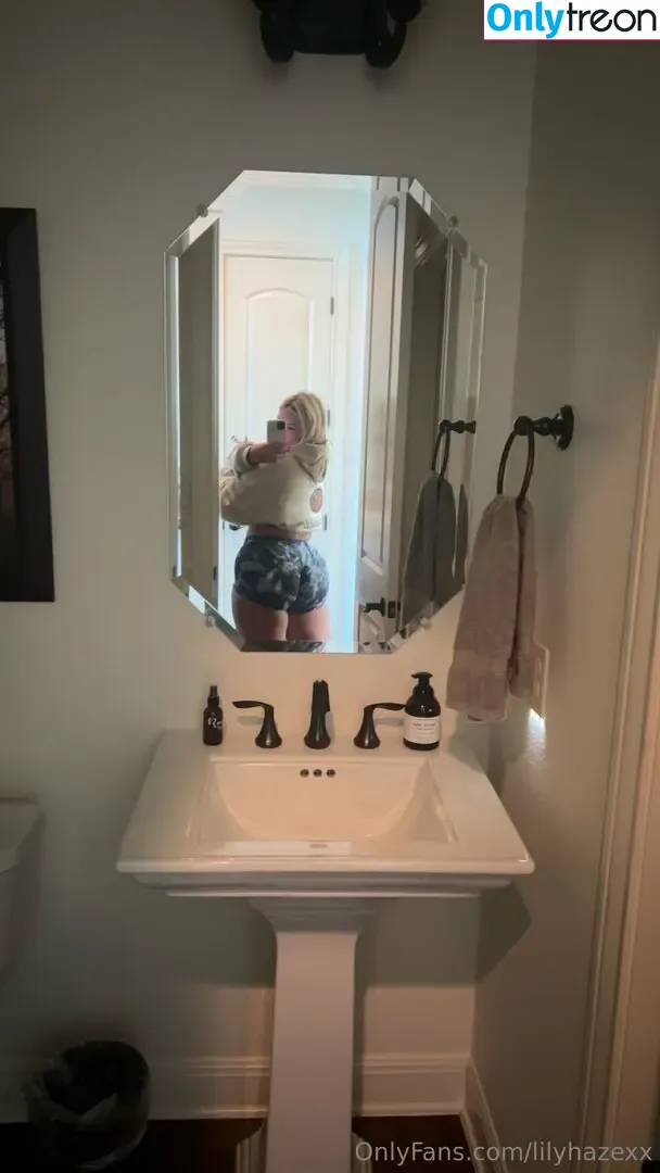 lilyhazexx голая photo #0054 (lilyhazexx)