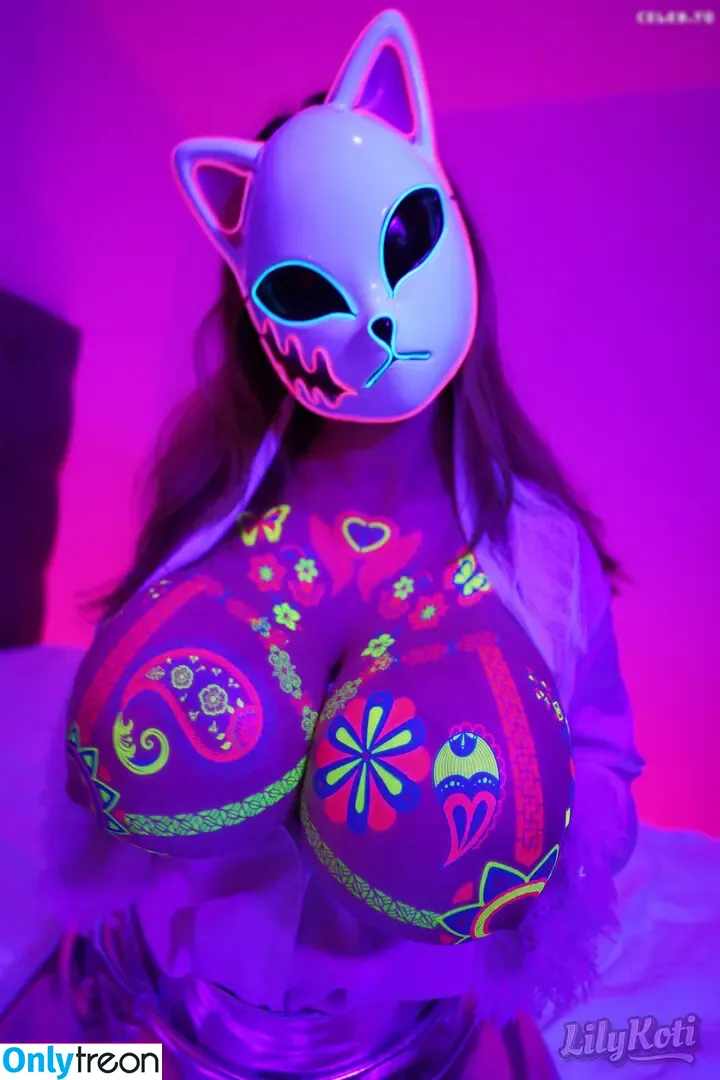 LilyKoti nude photo #0120 (lilyannekot)