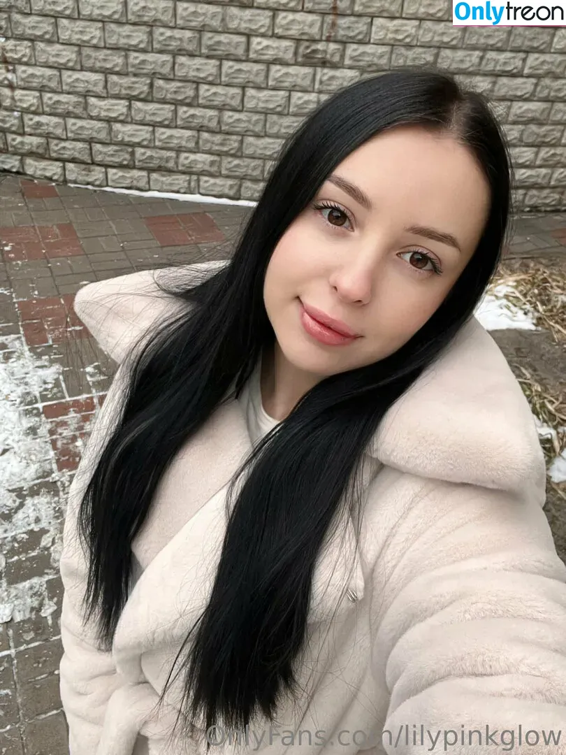 lilypinkglow nude photo #0010 (lilpink3y)