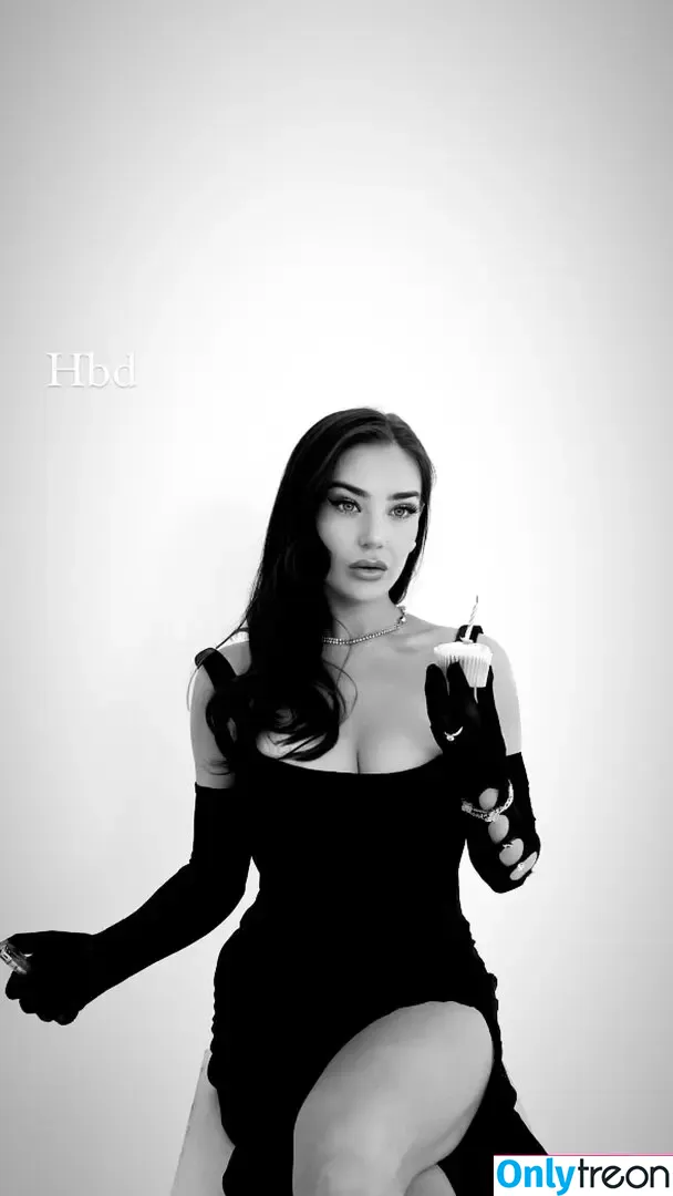 lilys-art голая photo #0156 (lilys.illustration)