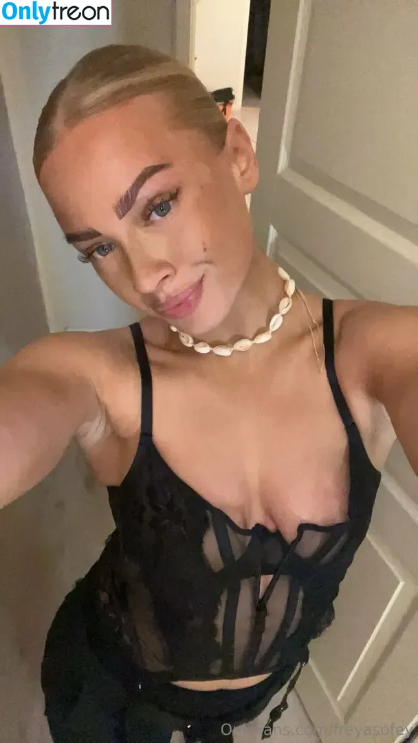 lilyxrainvip nude photo #0023 (lilyxrain)