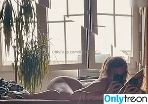  nude photo #0003